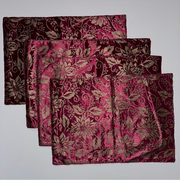 Red Metallic Poinsettia Placemats Set Of 4 NEW Brownstone Gallery Holiday - Picture 5 of 7
